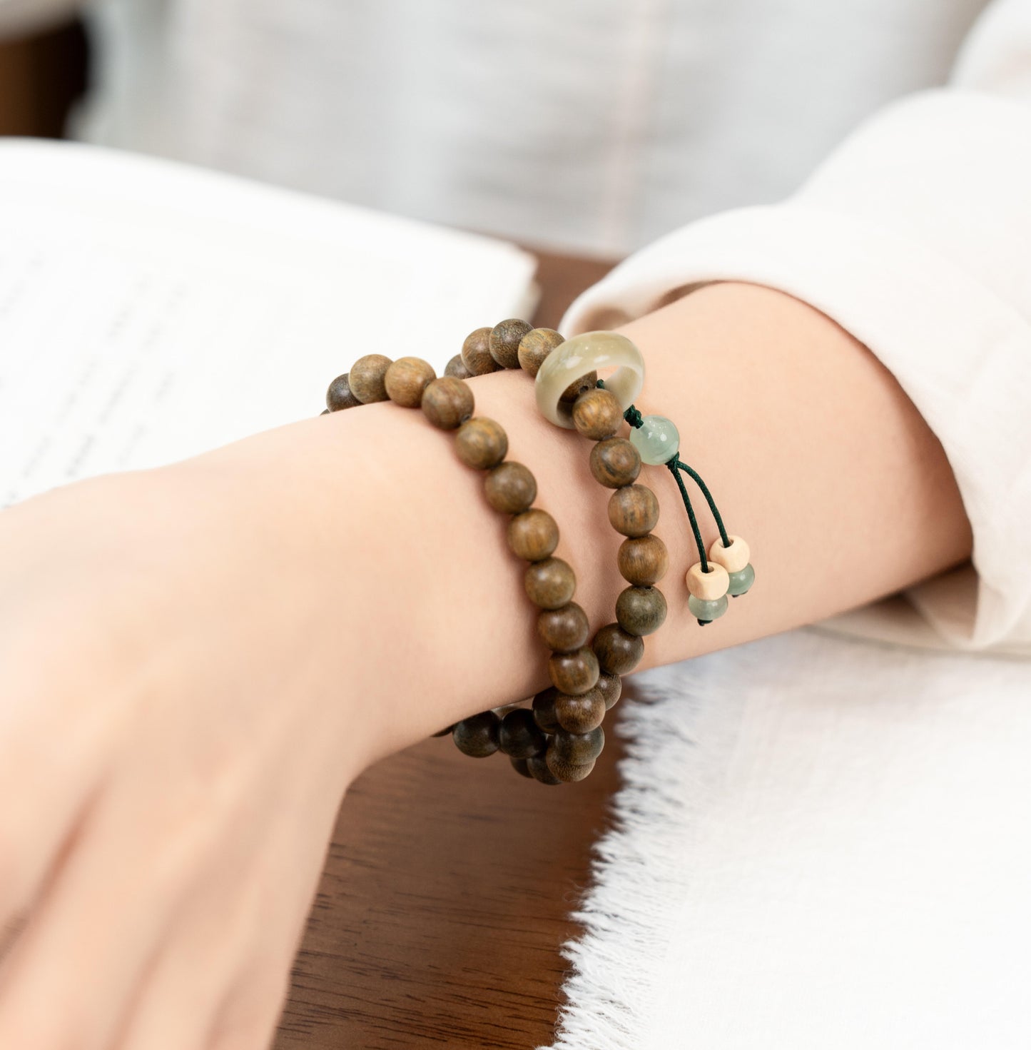 Natural Green Sandalwood 2-Wrap Bracelet with Bodhi Ring (Aromatic)
